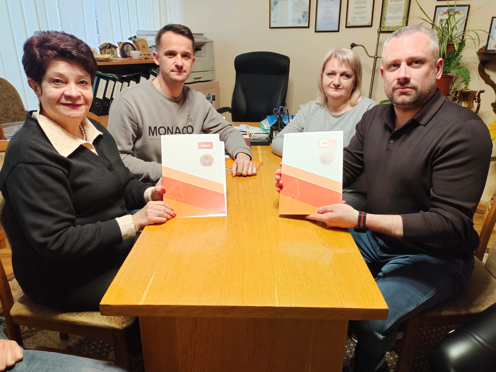 Коли Якість зустрічає Талант!    ЛПКСОП + Blum Україна = Новий рівень меблевого мистецтва!