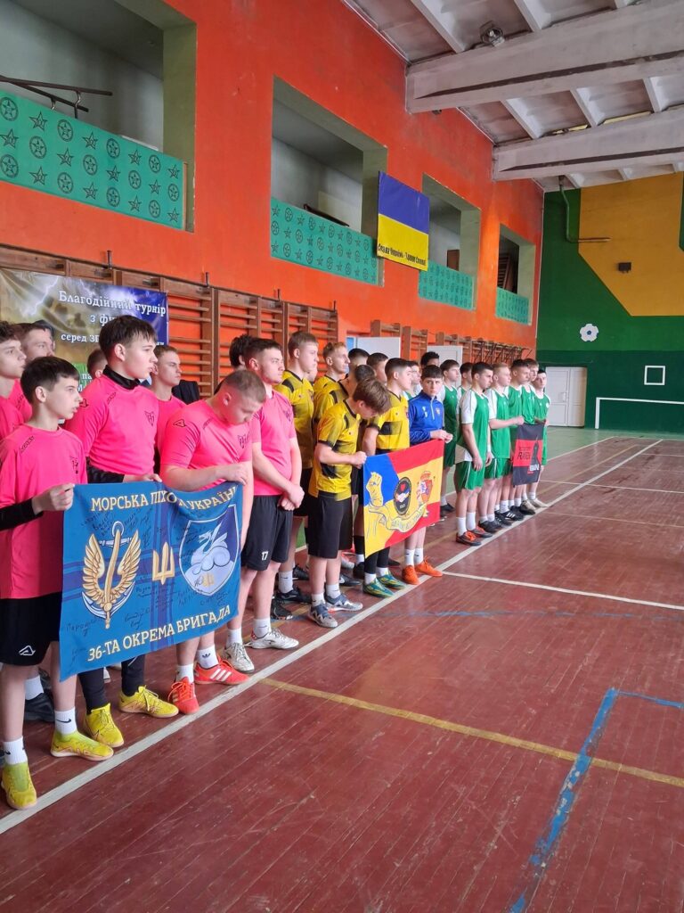 Футбольна команда ЛПКСОП на благодійному турнірі пам'яті М. Попадюка у Львові