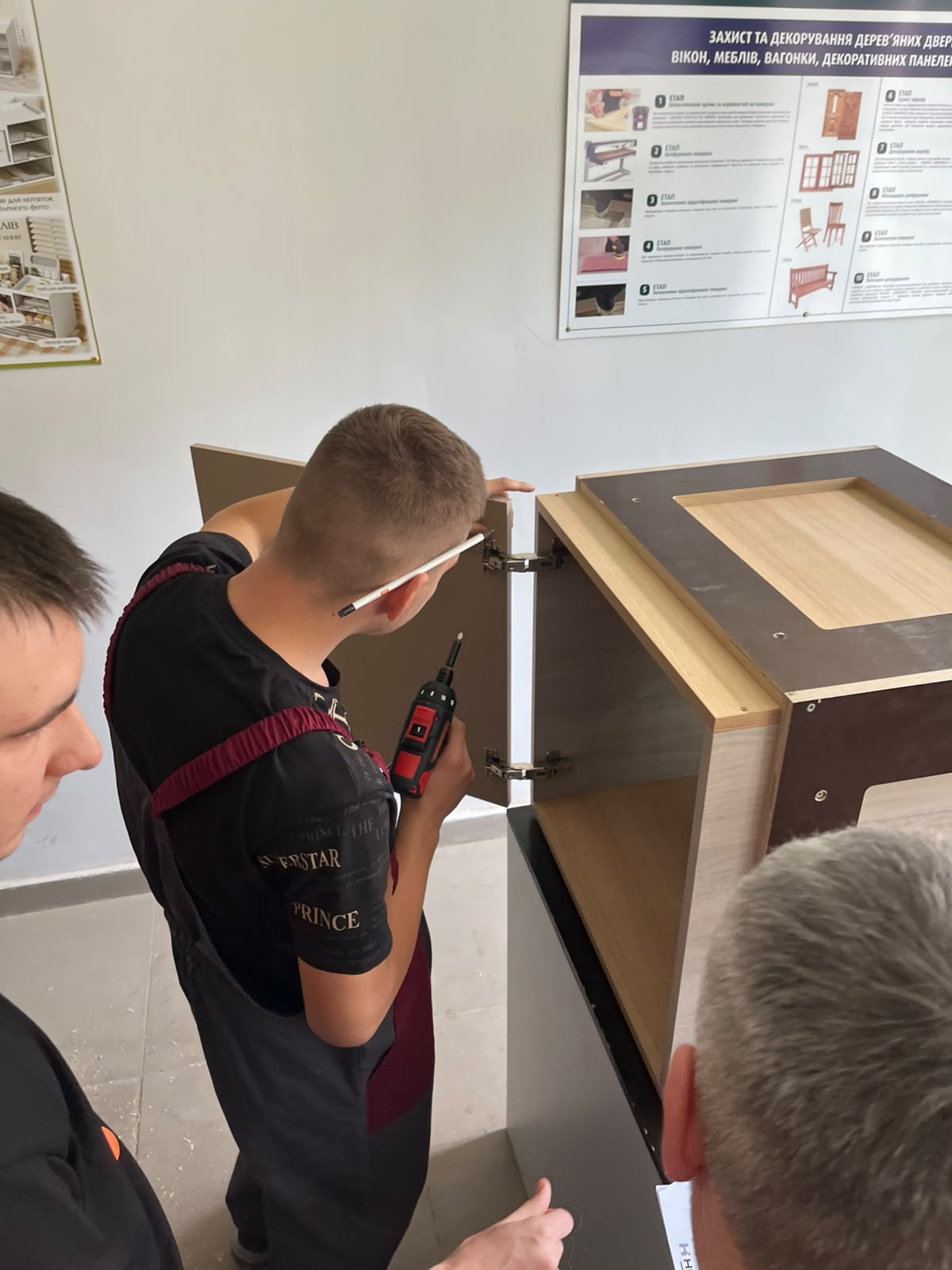 Світові стандарти у ЛПКСОП: Конкурс столярів та виробників художніх виробів з дерева за підтримки Blum