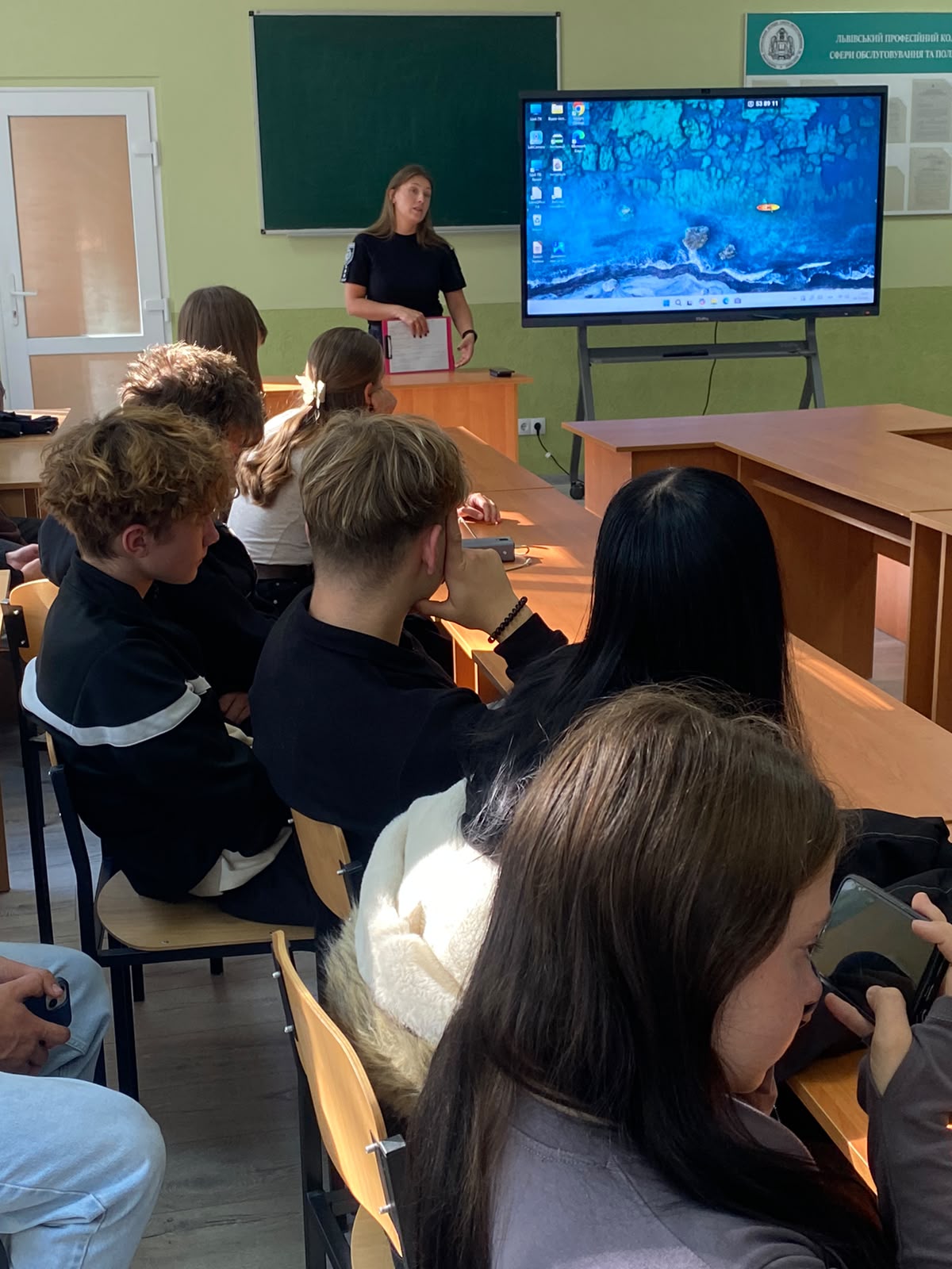 🛡️ Безпека та правова свідомість: У ЛПКСОП відбулася зустріч із ювенальною поліцією